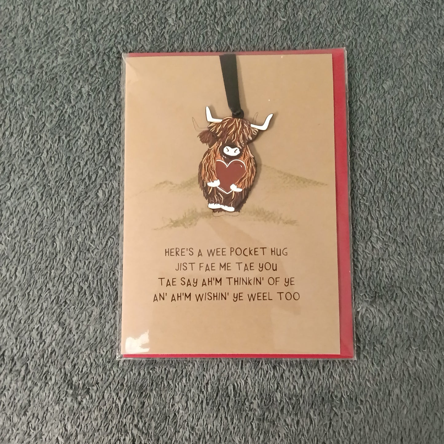 Keepsake Card - A Wee Pocket Hug Highland Cow Enamel Charm