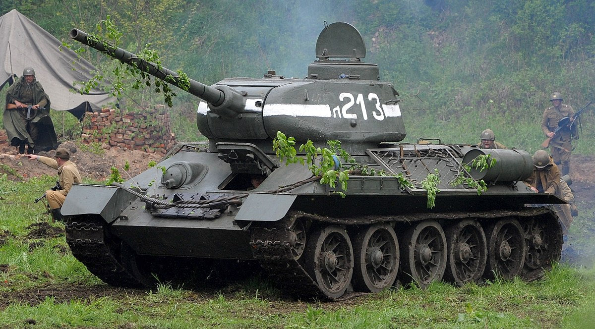 T-34/85 (1:28 scale)